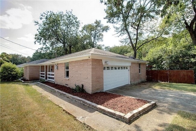 Building Photo - 8115 Claremont Dr