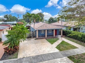 Building Photo - 6560 SW 39th St