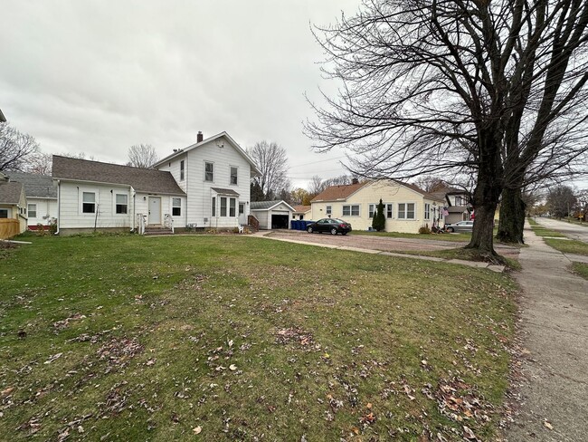 Building Photo - 43-47 N Clinton Ave-OFFBOARD 12/31/24