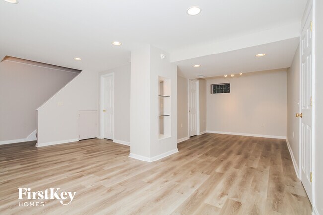 Building Photo - 10616 Thistlewood Ct