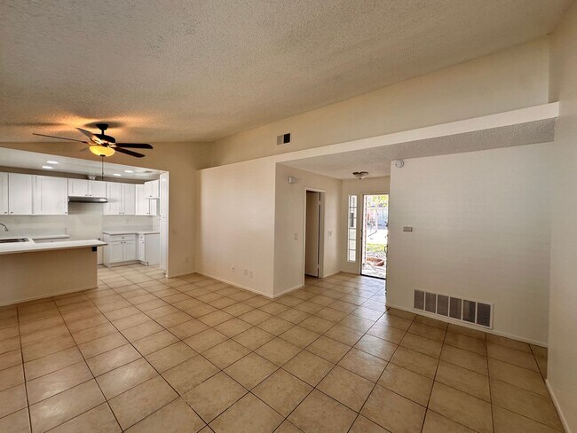 Building Photo - 2bd/2ba Home - Village Lakes Community