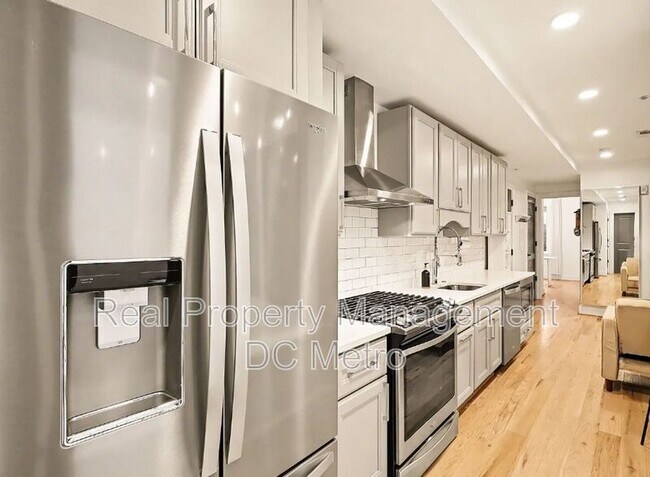 Foto del edificio - 811 Upshur St NW