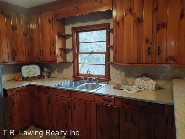 Foto del edificio - 3 br, 1 bath House - 615 East Grover Street