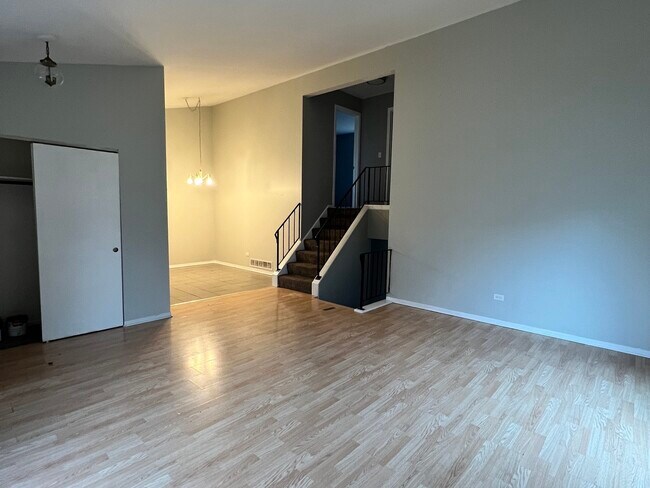 Building Photo - 611 Chardonnay Ln