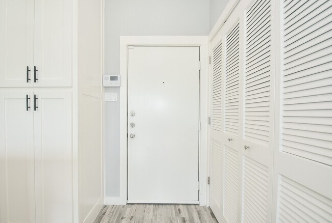 Foto del edificio - 1441 East St