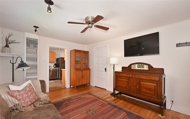 Foto del edificio - 324 NW 80th St
