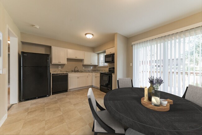 Building Photo - 4409 Tarlton Dr
