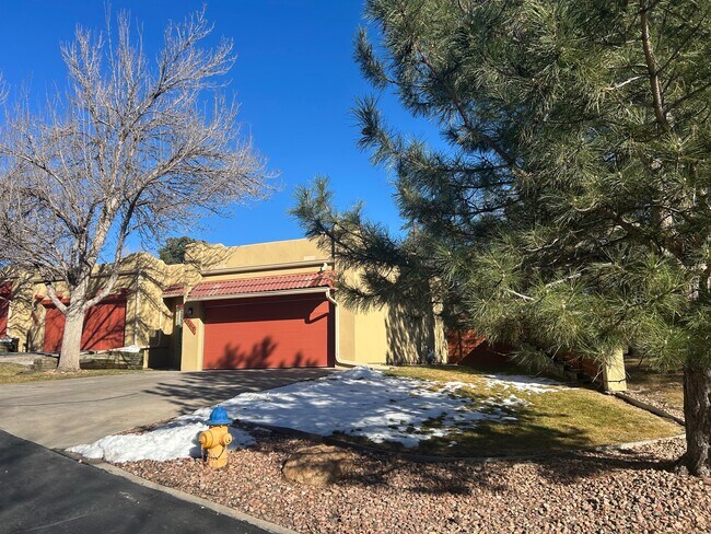 Building Photo - 1347 E Parkway Dr