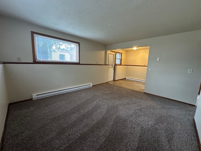 Building Photo - 1629