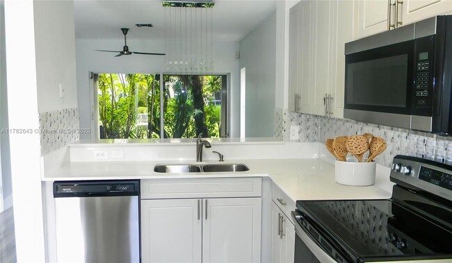 SO FLO Real Estate Group 431 SW 122ND AVE PEMBROKE PINES - 431 SW 122nd Ave