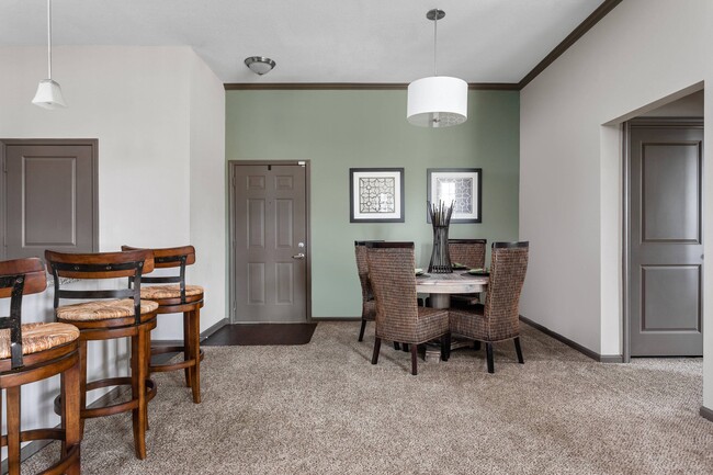 Dining Area - Miller Creek at Germantown Apartments