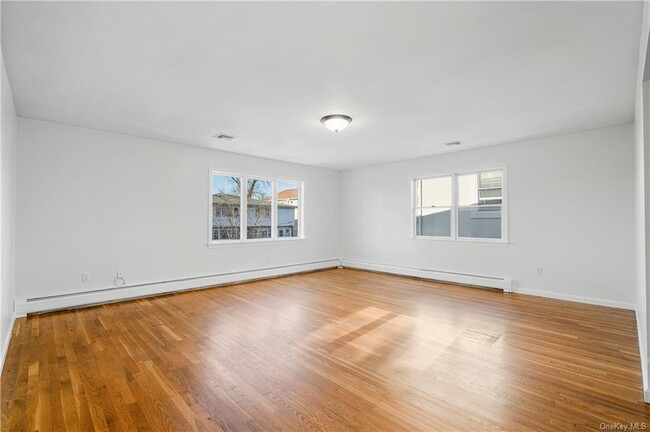 Building Photo - 453 N Terrace Ave