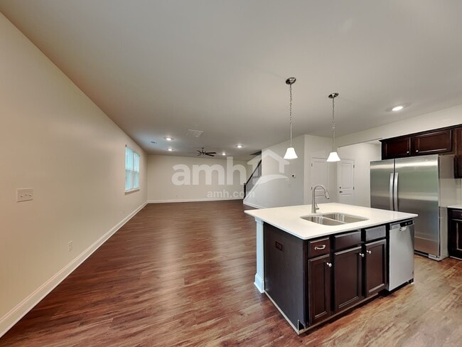 Building Photo - 607 Rivermist Dr