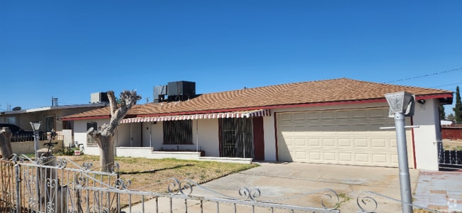 Building Photo - 34540 Western Dr