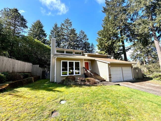 Foto del edificio - Charming 3-Bed, 3-Bath Home with Bonus Roo...