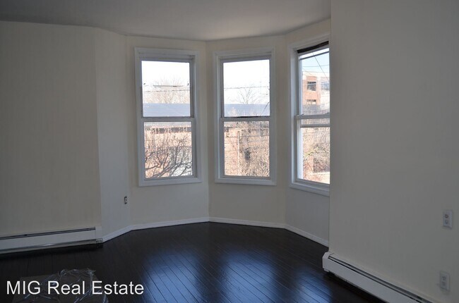 Building Photo - 43 Schuyler St