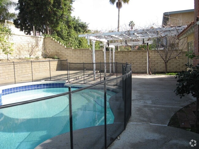 Building Photo - 28925 Marlies St