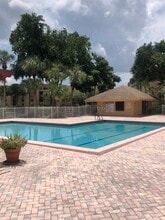 Building Photo - 950 Egret Cir