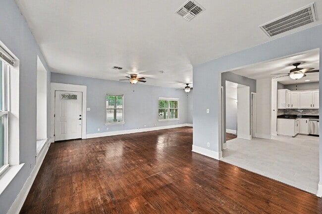 Building Photo - 130 Groveland