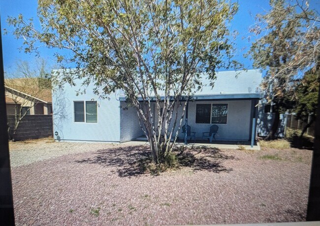 Foto del edificio - 427 East Waverly Street