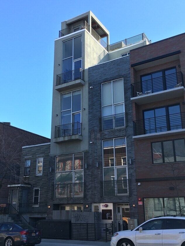 3rd piso - 898 Metropolitan Ave