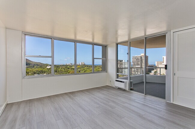 Sweeping views of the Waikiki Coastline - 2600 Pualani Way