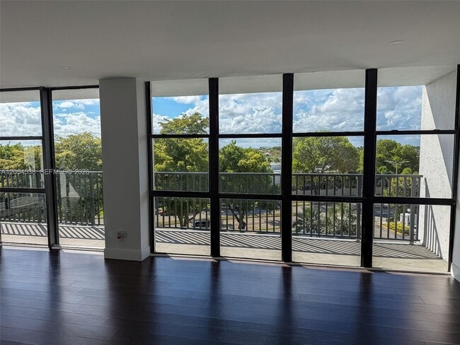 Foto del edificio - 1000 Parkview Dr