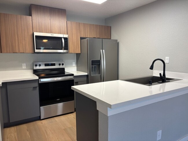 Interior Photo - River House Apartments