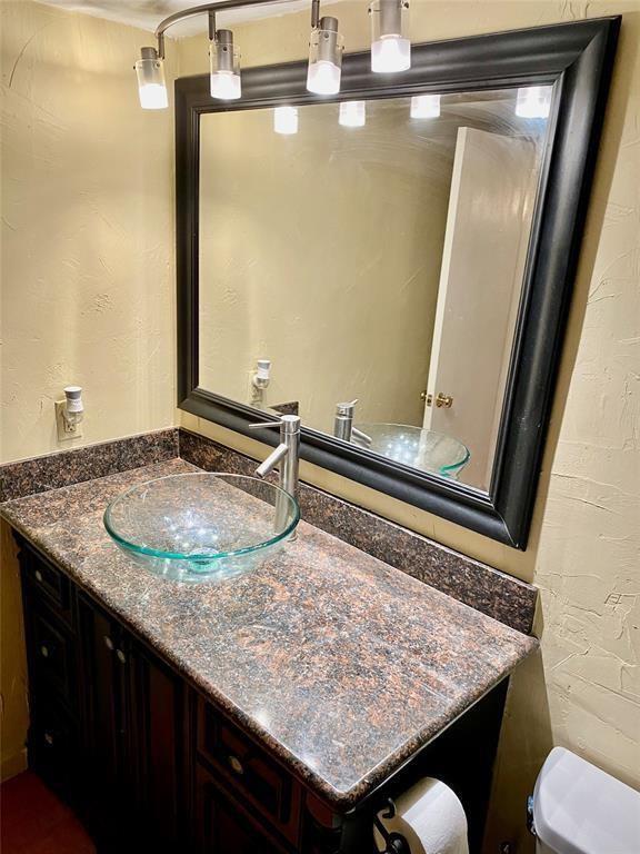 Foto del edificio - 2250 Bering Dr