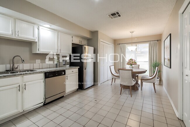 Building Photo - 11303 N Springtail Lane N