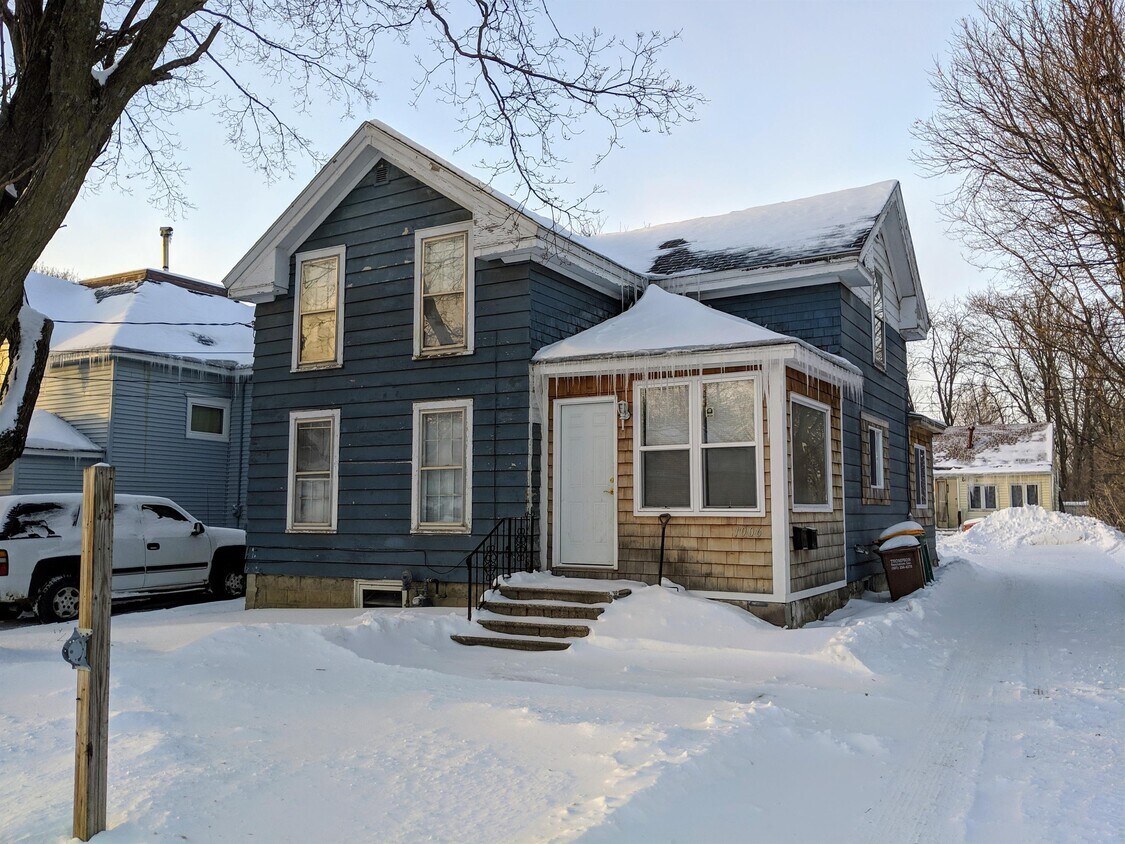Primary Photo - 1006 Dunham St
