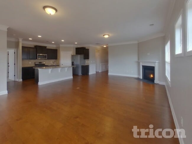 Building Photo - 910 Deepwood Ct