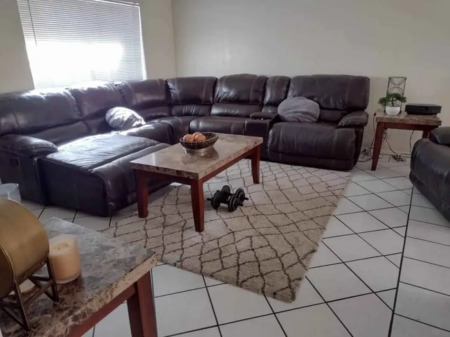 Foto del edificio - 2001 Amy Sue Dr