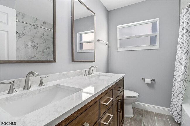 Foto del edificio - 4312 S Bay Cir