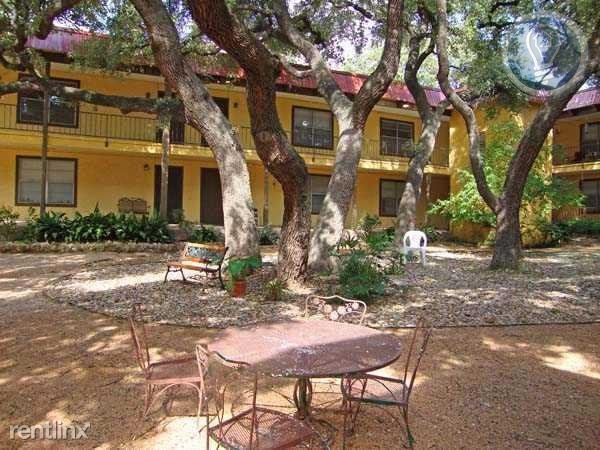 Foto del edificio - 2200 W North Loop Blvd