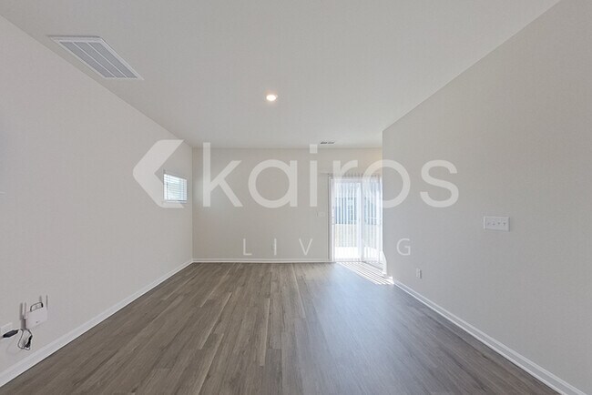 Foto del edificio - 2495 Banyon Cir