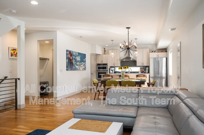 Building Photo - 2224 E 21st Ave