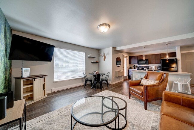 Foto del edificio - 360 Enterprise Blvd