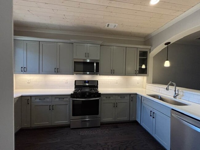 Building Photo - 999 Lennox Blvd