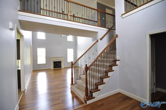 Building Photo - 102 Arbor Hill Ln SW