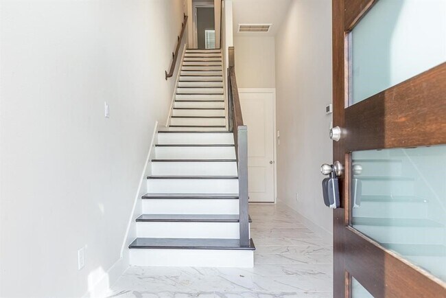 Foto del edificio - 5836 E Post Oak Ln