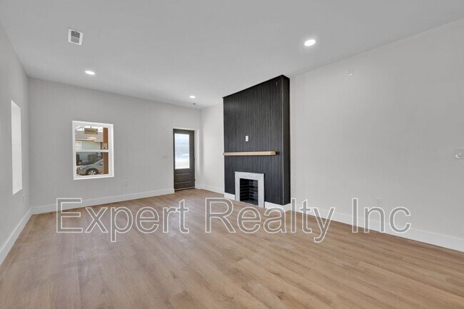 Foto del edificio - 1720 34th Pl N