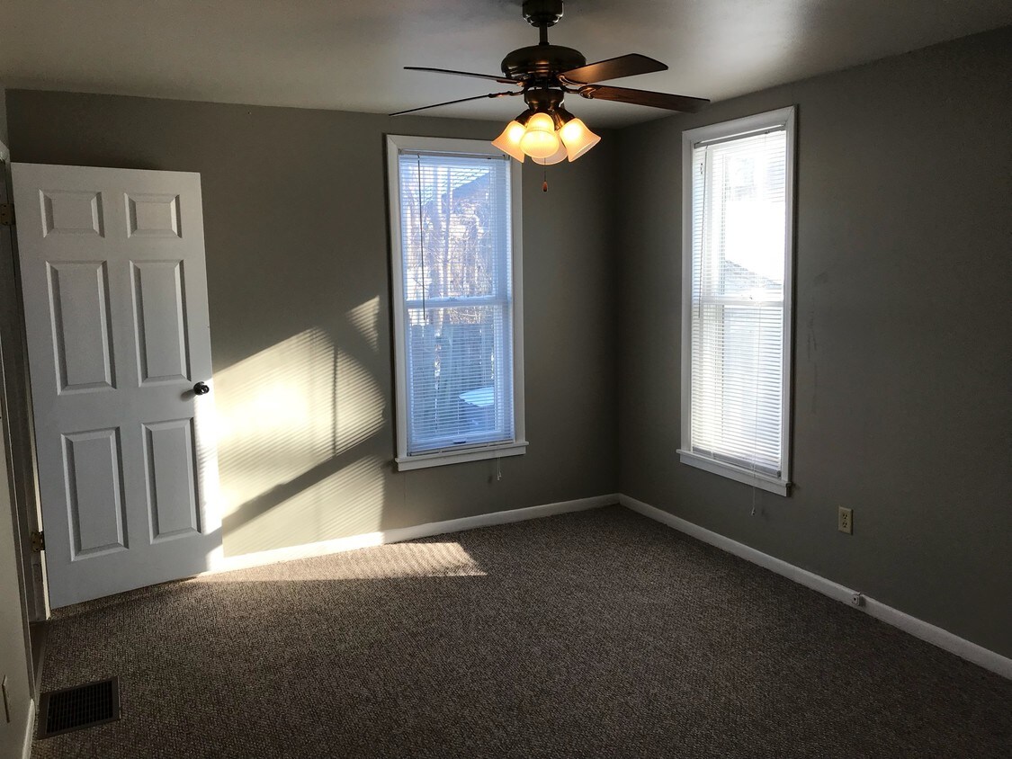 Primary Photo - 510 Poplar St