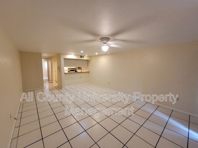 Foto del edificio - 1454 SW 25th Pl