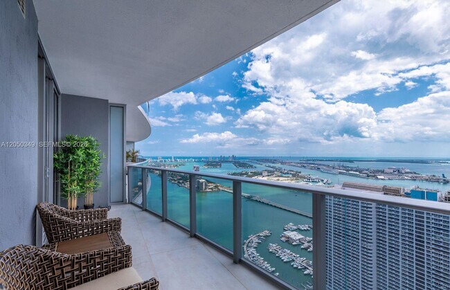 Foto del edificio - 488 NE 18th St