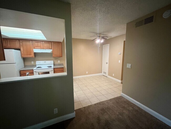 Foto del edificio - 2 Bedroom 1 Bathroom South Reno Condo