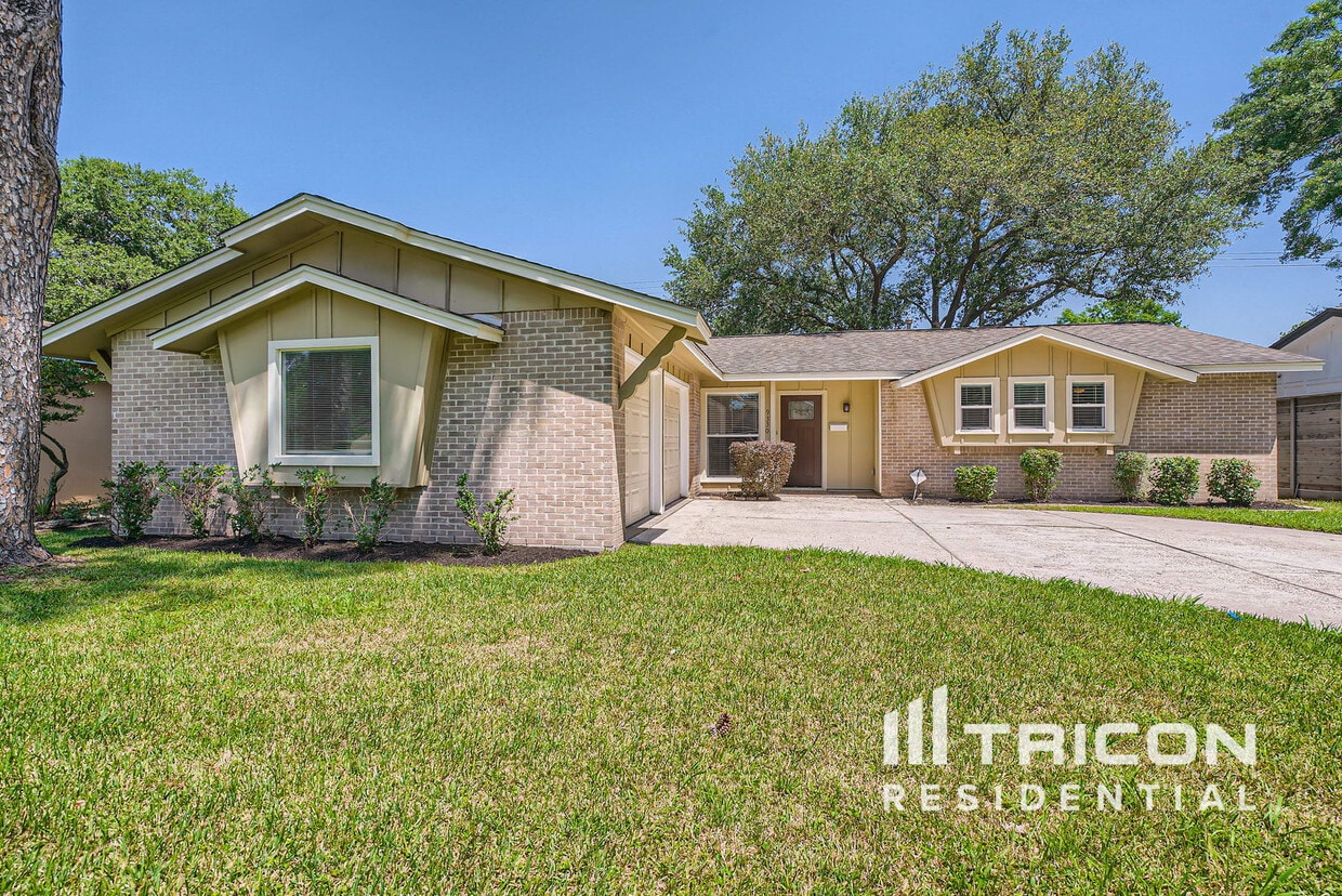 Foto principal - 9330 Highmeadow Dr