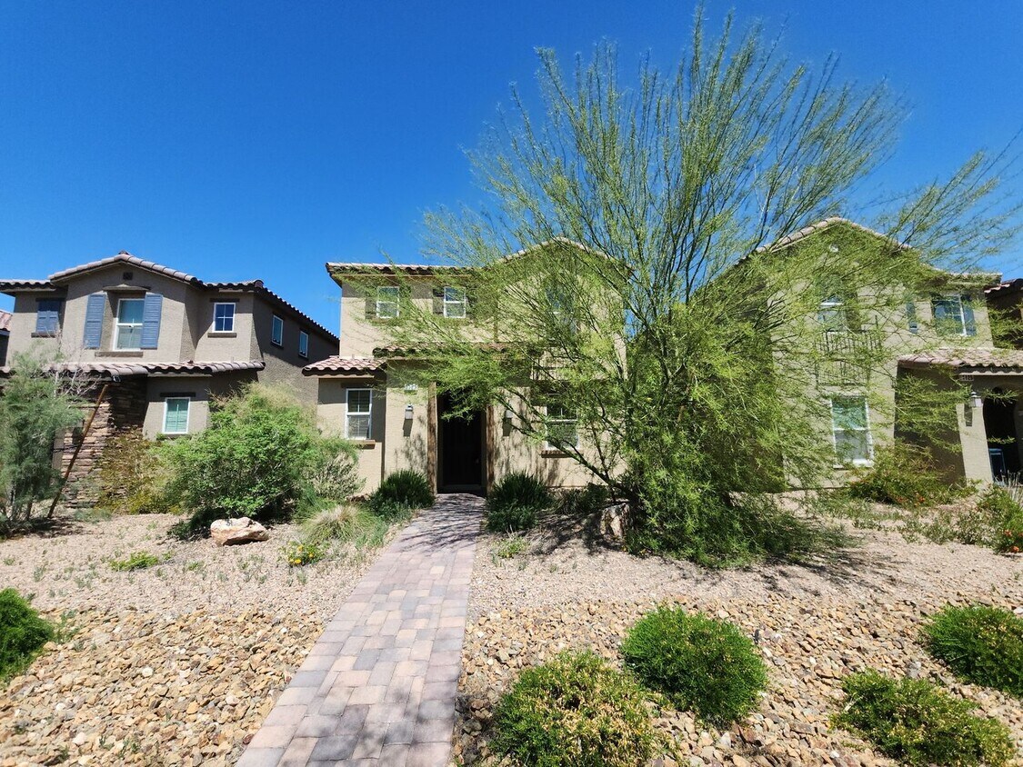 Primary Photo - Gorgeous Recently Built 3 Bedroom Home!