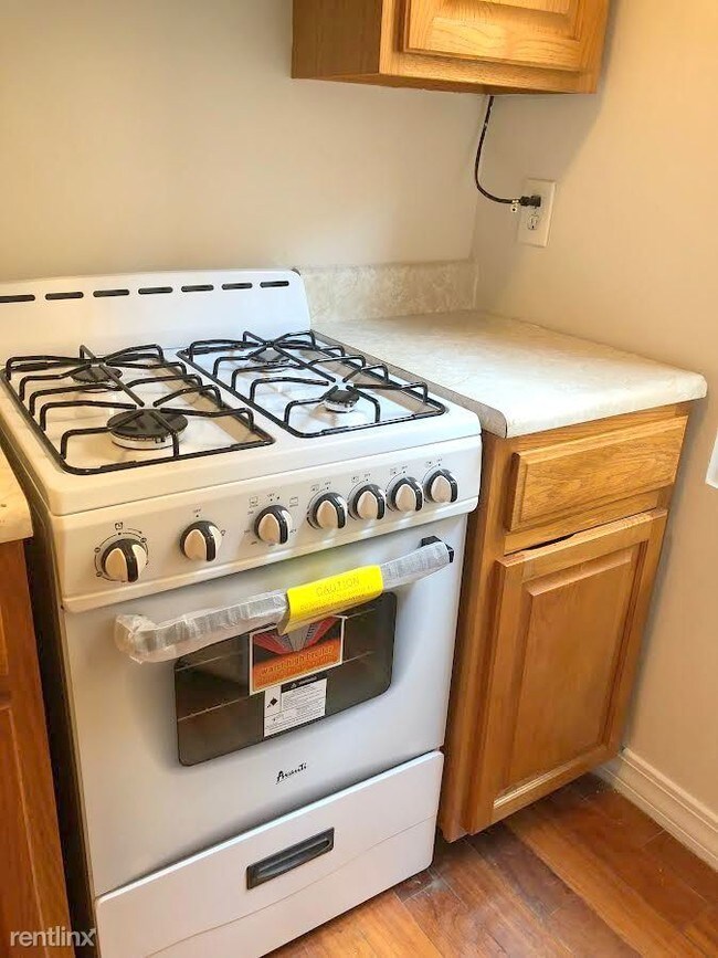 Foto del edificio - 2 br, 1 bath  - 3529 Crescent St