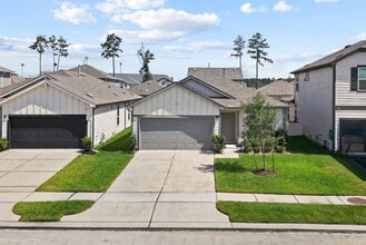 Building Photo - 23526 Glenbuck St